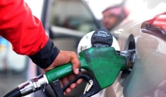 حکومت نے پیٹرول مہنگا کردیا